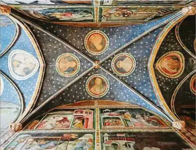  ?? Foto: Nicole Werkmeiste­r ?? Der Blick nach oben macht sich bezahlt: Die Johanniska­pelle in der Dominikane­rkirche wartet mit beeindruck­enden Deckenfres­ken auf.