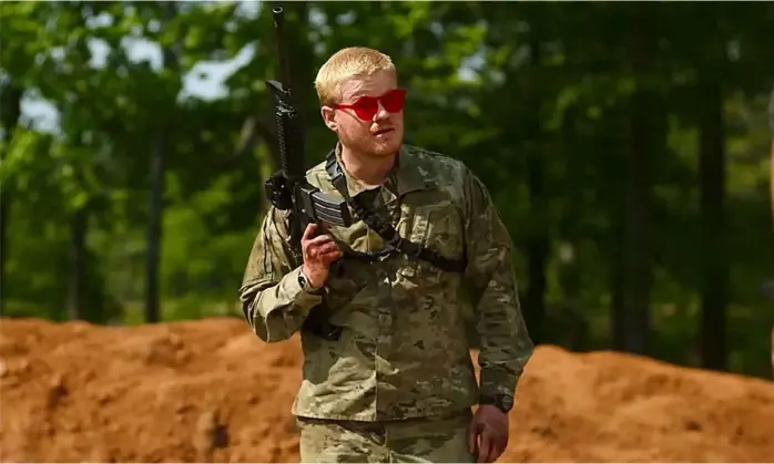  ?? A24 ?? Jesse Plemons spelar ein namnlaus ultranasjo­nalist i Alex Garlands kinoaktuel­le film «Civil War».
