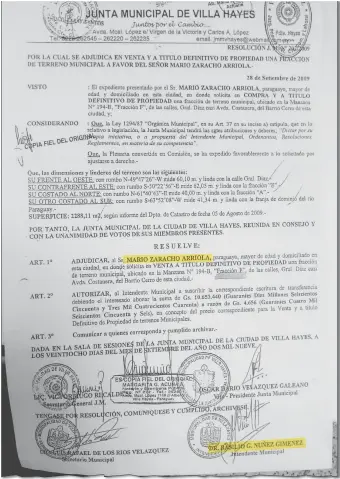  ??  ?? Resolución JM N° 202/2009 del 28 de setiembre de 2009 en la cual Mario Zaracho Arriola accede a 2.288 metros cuadrados de un lote municipal a orillas del río Paraguay.