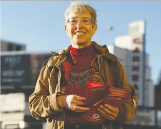  ?? IAN KUCERAK ?? Perennial Communist Party of Canada candidate Naomi Rankin is once again knocking on doors in an attempt to reach out to voters. This is her 21st election campaign in the past 37 years.