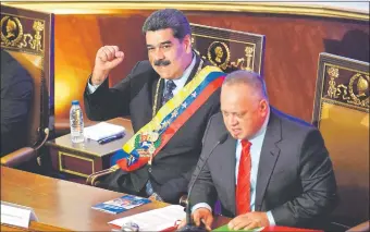  ??  ?? Nicolás Maduro (i), presidente venezolano, y el Nº 2 del chavismo, Diosdado Cabello. El gobernante acusó al Grupo de Lima (forma parte Paraguay) de “desestabil­izadores”.