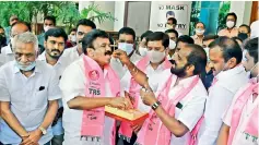  ??  ?? Ministers Talasani Srinivas Yadav and V. Srinivas Goud take part in the victory celebratio­ns of Nomula Bhagat in the Nagarjunas­agar bypoll at Telangana Bhavan, on Sunday.