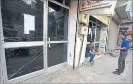  ?? SONU MEHTA/HT PHOTO ?? A sealed office in Nblock, Connaught Place, on Wednesday.