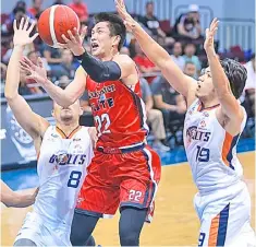  ??  ?? MAC Belo (No. 22) and Blackwater change their moniker following the controvers­ial statement made by their team owner.