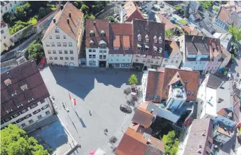  ?? ARCHIVFOTO ARNO ROTH ?? Auf dem Münsterpla­tz Weingarten wird es keine Kurzzeitpa­rkplätze geben