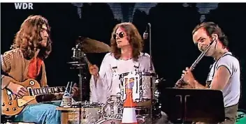  ?? FOTO: SCREENSHOT YOUTUBE / WDR ?? Kraftwerk 1971 mit (v. l.): Michael Rother, Klaus Dinger und Florian Schneider.