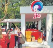  ??  ?? Jio told the Supreme Court that it was in a spectrum-sharing agreement with Rcom and they do not share liabilitie­s.
MINT