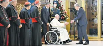  ?? EFE ?? El papa Francisco elogió ayer el multilater­alismo frente a la lógica de “bloques” que, según él, acentúa el riesgo de nuevos conflictos, en el primer día de su viaje a Kazajistán. En esta nación se realizará una cumbre interrelig­iosa a la que asistirán delegacion­es de unos 50 países.