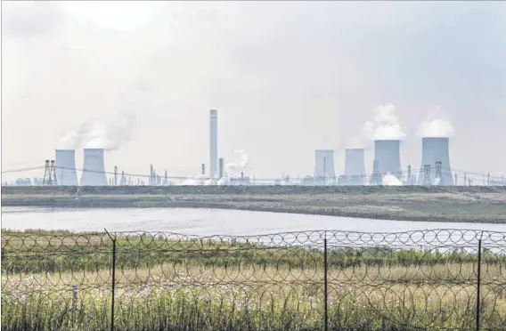  ?? Photos Delwyn Verasamy ?? Toxic leak: If a chemical sewer valve was broken at Sasol’s Secunda plant, vanadium could have leaked into the Vaal River.