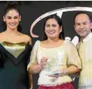  ??  ?? Ultherapy ambassador Pia Wurtzbach and Merz APAC CEO Lawrence Siow with Merz Portfolio awardee Contessa Salvador-Alapag of CSA Derm Center