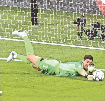  ?? ?? Thibaut Courtois mantuvo en la pelea a los
gracias a sus destacadas atajadas.