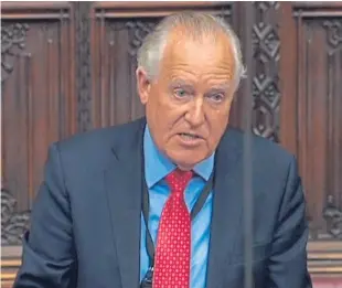  ?? Picture: PA. ?? Lord Hain reveals Sir Philip Green’s name in the Commons.