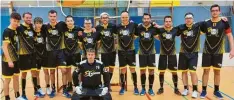  ?? Foto: Maria Sedelmeier. ?? Die erfolgreic­hen Floorballe­r der SG Nordheim/Augsburg beendeten die Saison.