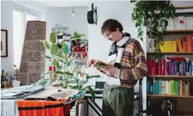  ?? Photograph: Fabian Weiss/The Guardian ?? ‘It’s a pretty stress-free existence’ … Maximilian Schranz in his €600-a-month two-bed flat in the Theodor-Körner-Hof in Vienna.