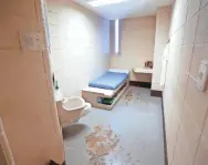  ??  ?? Shown is a cell on floor 6D. Acting Milwaukee County Sheriff Richard Schmidt led a tour of the jail Thursday.