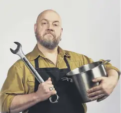  ??  ?? Good Egg: George shows you how to cook aubergines on a train