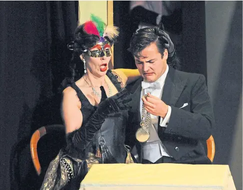 ?? ?? FLIRTATION: Tayside Opera cast members rehearsing popular operetta Die Fledermaus.