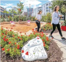  ??  ?? Verliebt in Aalen: Herzen sind ein zentrales Motiv der diesjährig­en Aktion.