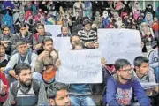  ??  ?? University of Kashmir students on Monday protest against the recent deaths of civilians in Srinagar. AP PHOTO