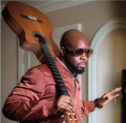  ??  ?? Wyclef Jean avoue se sentir «chez lui», à Montréal. Le chanteur est présenteme­nt en ville pour la promotion de son nouveau EP.