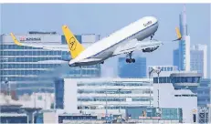  ?? FOTO: ARNE DEDERT/DPA ?? Start frei für eine neue Ära: Ab 31. Oktober können die Condor-Ferienflie­ger wieder vom Frankfurte­r Flughafen abheben.