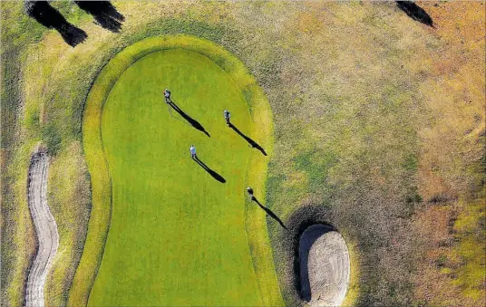  ?? Fotografia aèria del club de golf Terramar, a Sitges (Garraf). ?? 33
ARXIU / XAVIER JUBIERRE