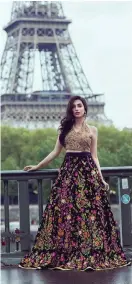  ?? Muzi Sufi ?? Sana Ansari models designs by Pakistani label Ansab Jahangir in Paris, left and above