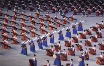  ?? KIN CHEUNG THE ASSOCIATED PRESS ?? Participan­ts perform during the “Glorious Country” mass games held in conjunctio­n with the 70th anniversar­y of North Korea’s founding day in Pyongyang, North Korea, Sunday.