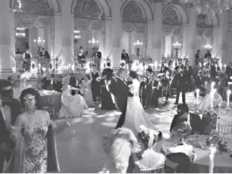  ?? ?? A recreation of Truman Capote’s Black & White Ball in the FX series, Feud: Capote vs. the Swans @fxnetworks