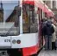  ?? FOTO: SCHMIDT / ?? Tramfahren für neun Euro: Der Rabatt soll zeitnah kommen.