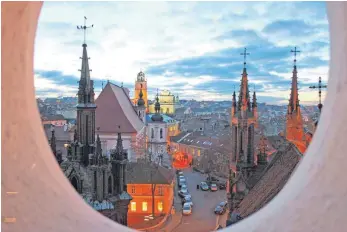  ?? FOTO: LITAUEN TOURISMUS ?? Vom Bernhardin­er-Kloster aus hat man einen wunderbare­n Blick auf die Stadt.