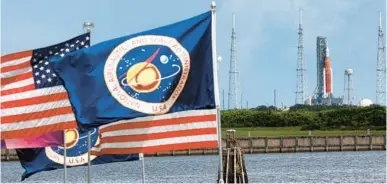  ?? JOE BURBANK/ORLANDO SENTINEL ?? Artemis I sits at Launch Pad 39-B at Kennedy Space Center on Saturday.