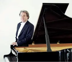  ??  ?? Esperto Rudolph Buchbinder, 71 anni, tra i massimi interpreti di Beethoven