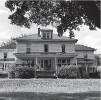  ?? CONTRIBUTE­D ?? McLauchlan Manor is a century-old, 4,000-square-foot rental property in Clarence.