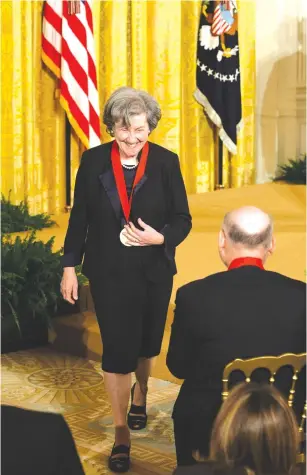  ?? (Alex Wong/Getty Images) ?? RUTH WISSE receives the National Humanities Medal in the White House, in 2007.