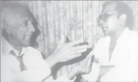  ?? ?? The author Clem Seecharan and Cheddi Jagan in 1989 (Photo from book)