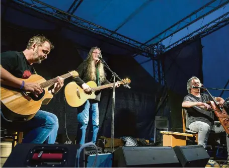  ?? FOTO ČTK ?? Ivan Hlas Trio.
Norbi Kovács, Ivan Hlas a Jaroslav Olin Nejezchleb­a na festivalu Jurkovič Open Air festival v létě 2022.