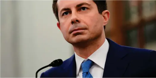  ?? ?? « Nous devons nous attaquer aux problèmes de long terme qui nous ont rendus vulnérable­s à ce genre de goulots d’étrangleme­nt », a affirmé Pete Buttigieg.