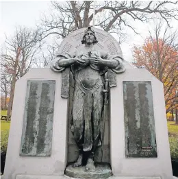  ?? MARK KODIAK UKENA/PIONEER PRESS ?? A World War I monument in Highland Park is pictured in 2016. It’s one of hundreds of monuments from that war that are part of a new database compiled by Landmarks Illinois.