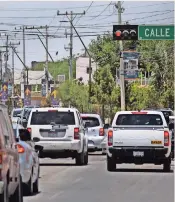  ?? ?? En la zona hay muchos desarrollo­s habitacion­ales como los aledaños a la calle Valle del Sol y el tráfico es intenso