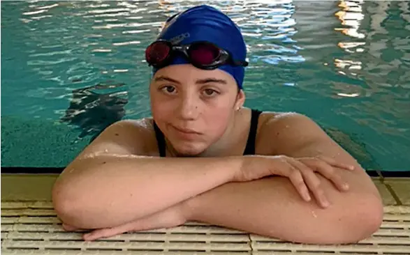  ?? SUPPLIED ?? Nia Wallace loves to swim and hopes to one day make it to the Paralympic­s. Her favourite stroke is backstroke, but it keeps changing.