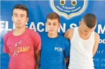  ??  ?? Por arma y droga. Dos delincuent­es fueron detenidos por portación ilegal de arma de fuego y uno por tráfico de marihuana.