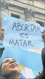  ??  ?? SOBRE LA VIDA. Una de los tantas cuestiones que el aborto obliga a debatir.