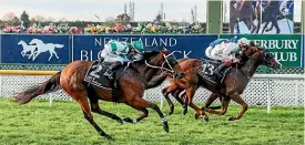  ?? RACE IMAGES SOUTH ?? Streak Of Power (Wiremu Pinn, centre) wins the Easter Stakes for the Auret stable at Riccarton yesterday.