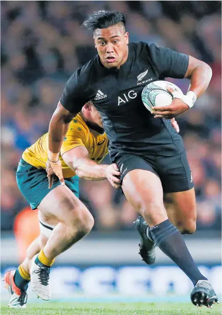  ?? Picture / Photosport ?? Julian Savea’s stocks have fallen dramatical­ly since he signed a four-year deal in May 2015 estimated at $800,000 a year.