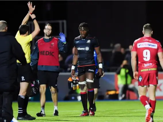  ?? (REX) ?? Maro Itoje left the field with an arm injury