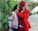  ?? ?? Il bacio alla moglie Fiorello e Susanna Biondo: bacio nell’ultimo giorno dello show