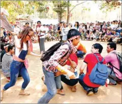  ?? POST STAFF ?? Traditiona­l Khmer New Year celebratio­n will be banned this year.