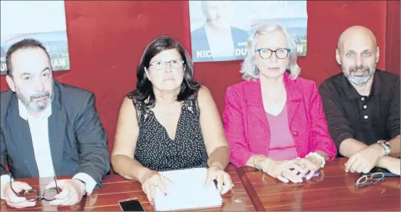  ??  ?? Marie-dominique Bagur et Patrice Charles rejoignent Debout la France.