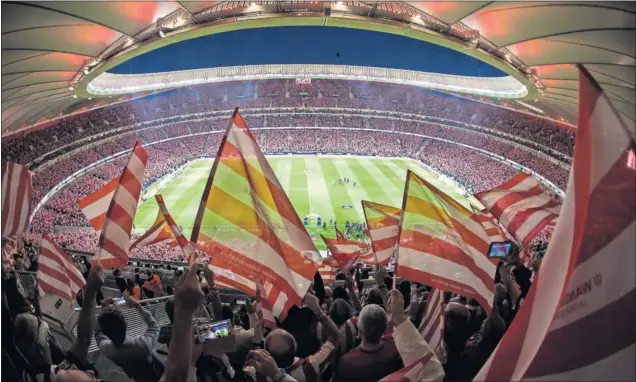  ??  ?? LLENO. El Wanda Metropolit­ano ha registrado un gran aforo desde el partido inaugural hasta ahora.